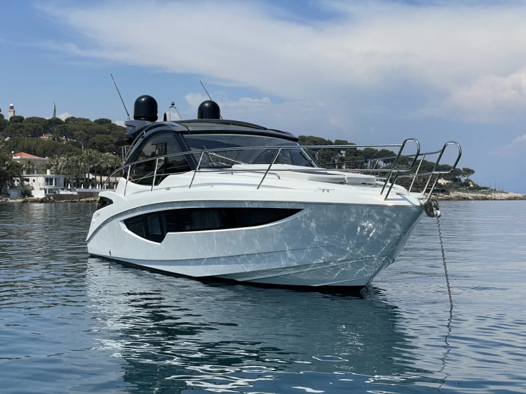 YachtCharter in Antibes - Galeon Galeon 335 HTS auf SamBoat