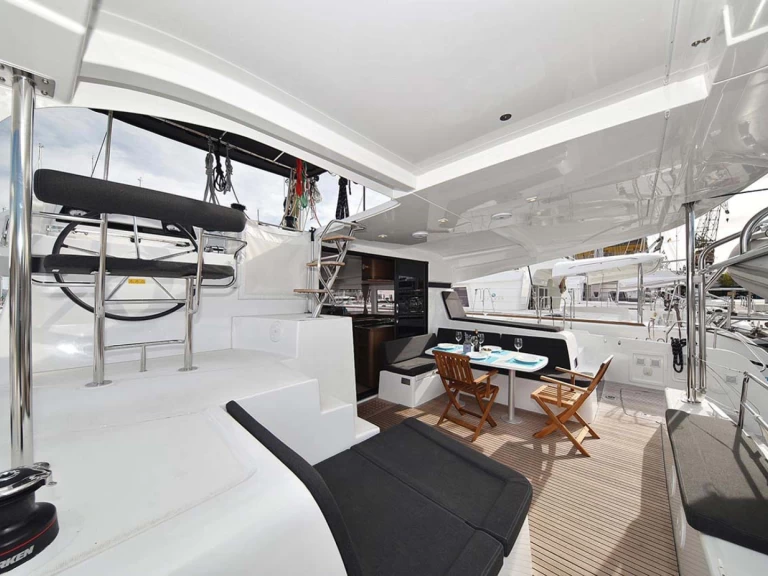 Katamaran mieten in Trogir zum besten Preis