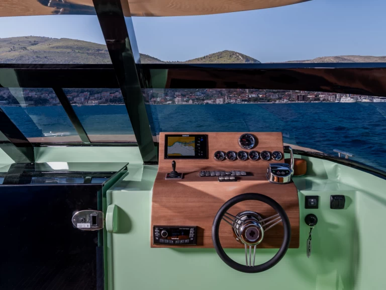 Motorboot mit oder ohne Skipper  mieten in Split