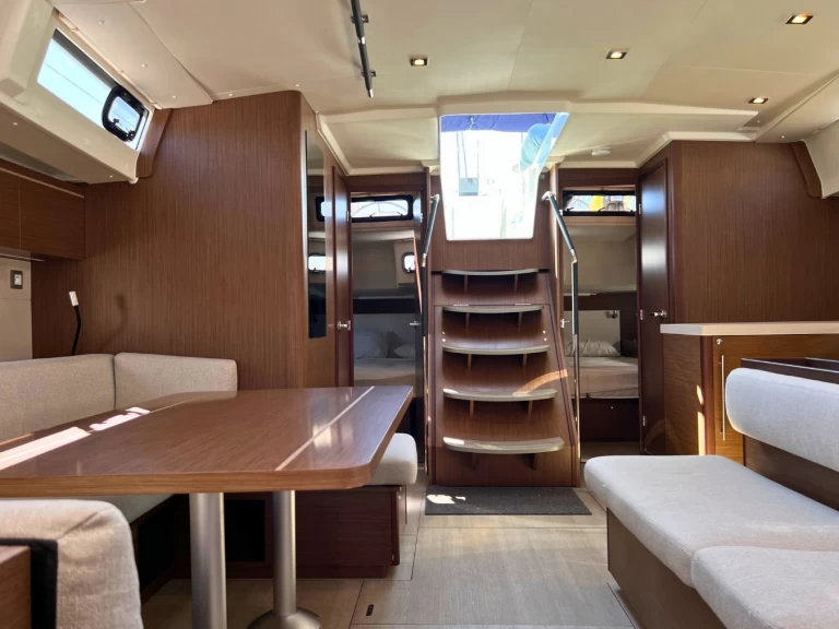 Ein Bénéteau Oceanis 51.1 mieten in Furnari