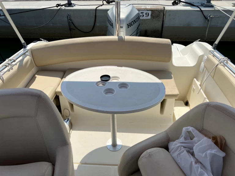 Bootsverleih Jeanneau Cap Camarat 7.15 WA Les Issambres Samboat