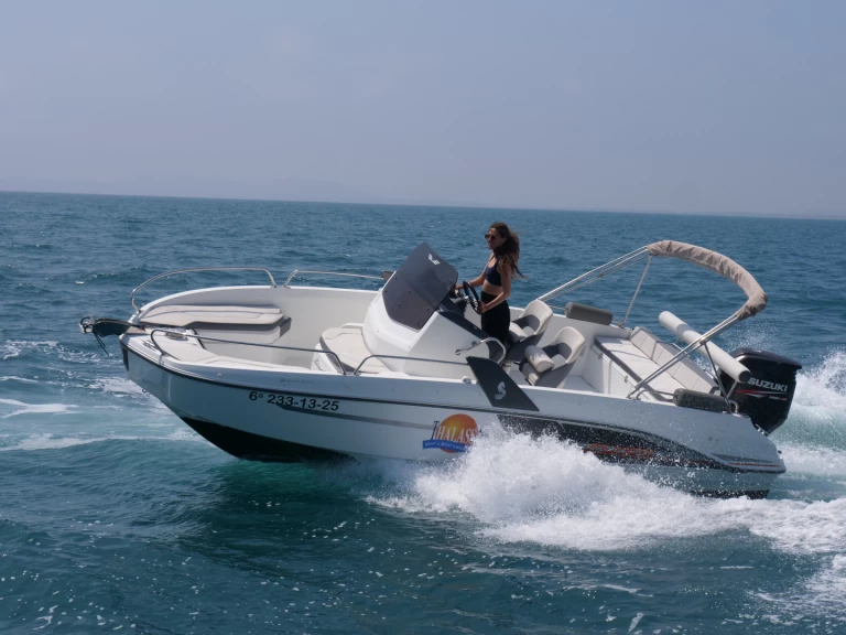 Bénéteau Flyer 6.6 SPACEdeck mieten Empuriabrava