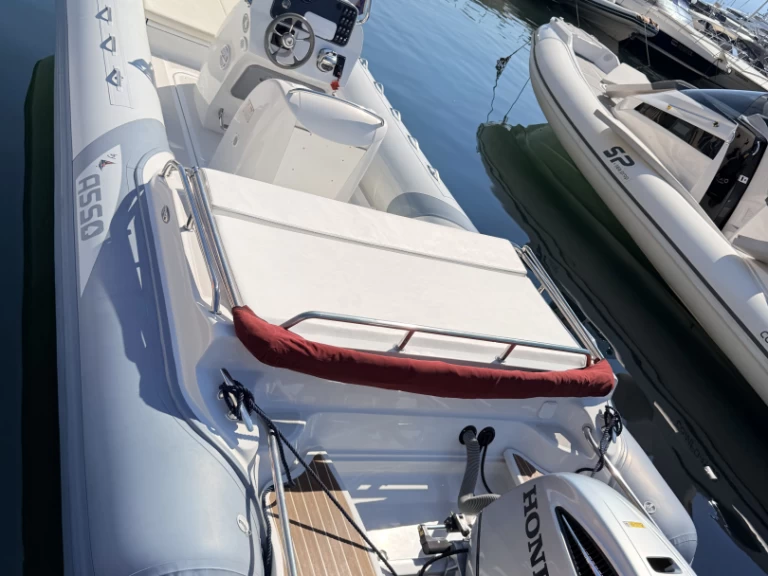 Schlauchboot mieten in Porto di Mergellina zum besten Preis