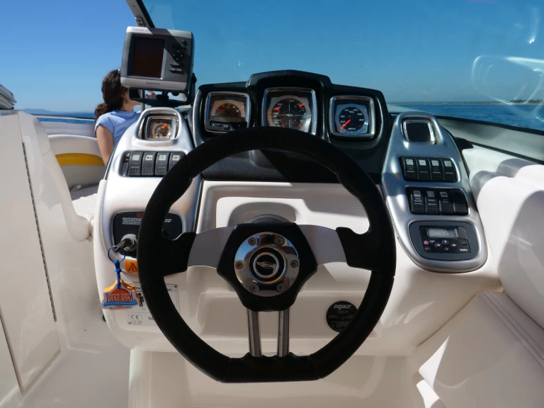 Motorboot mit oder ohne Skipper Chaparral mieten in Empuriabrava