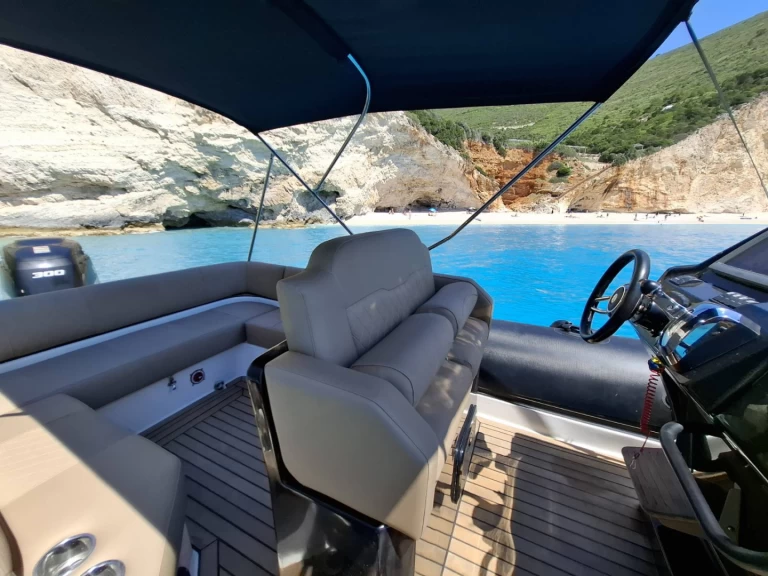 yo boats 8.60 mieten Nikiána