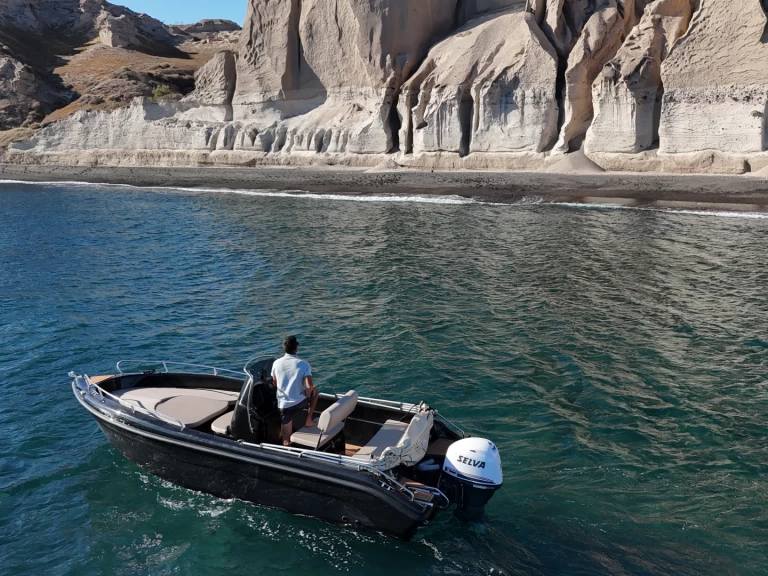 Motorboot mieten in Fira - Poseidon Black Edition
