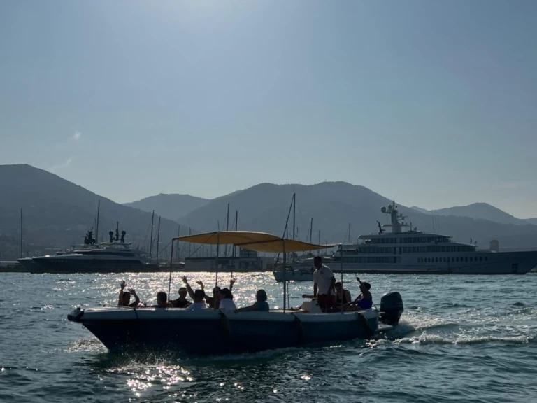 Motorboot mit oder ohne Skipper Gozzo mieten in La Spezia