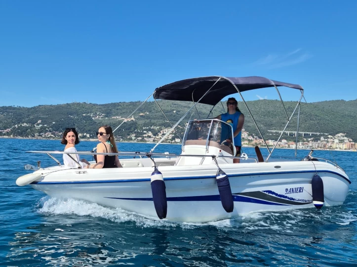 Ein Ranieri Soverato 545 mieten in Marina di Andora