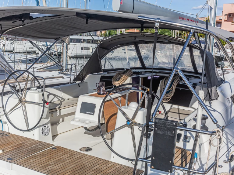 Ein Dufour Dufour 460 Grand Large mieten in Furnari