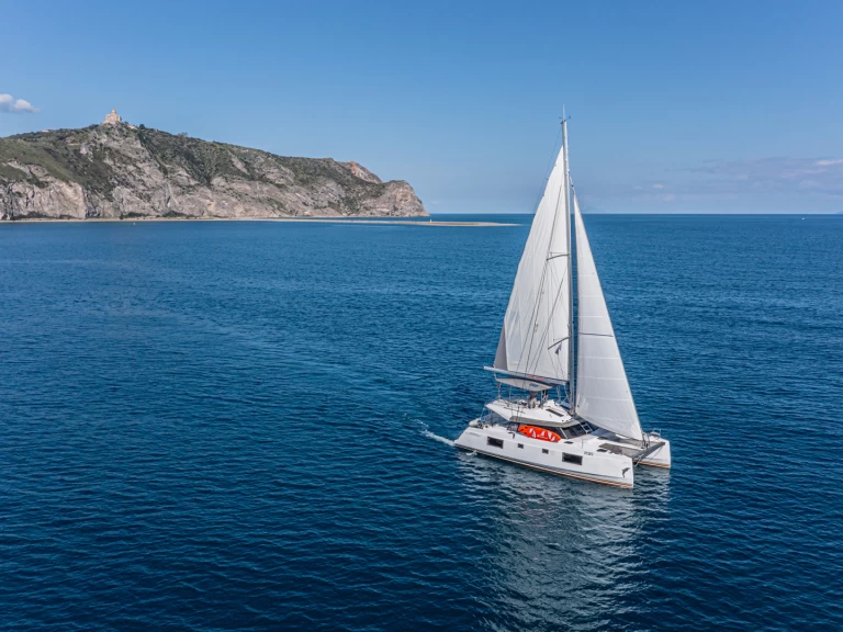 YachtCharter in Furnari - Nautitech Nautitech 46 Fly auf SamBoat