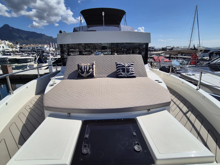 Motorboot mit oder ohne Skipper Cobra mieten in Puerto Banús