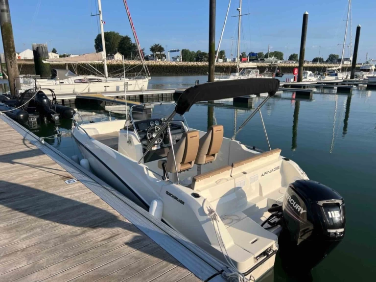 Motorboot mit oder ohne Skipper Quicksilver mieten in Ouistreham