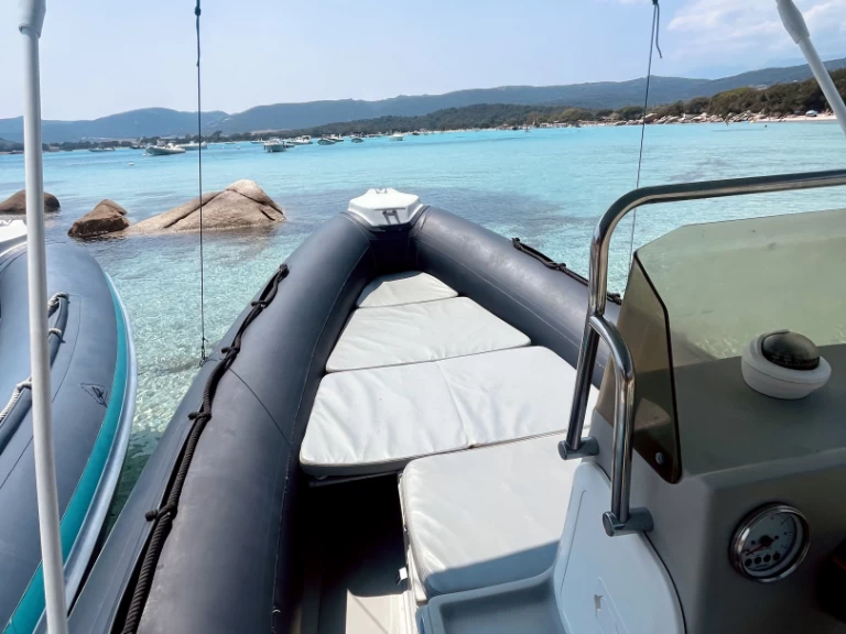 YachtCharter in Santa Giulia - Joker Boat Coaster 470 auf SamBoat