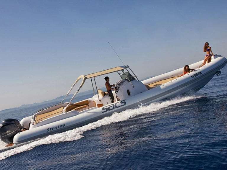 Ein Sacs Stratos 42 mieten in Bonifacio Port