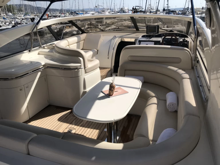 YachtCharter in Porto-Vecchio - Princess Princess V50 auf SamBoat