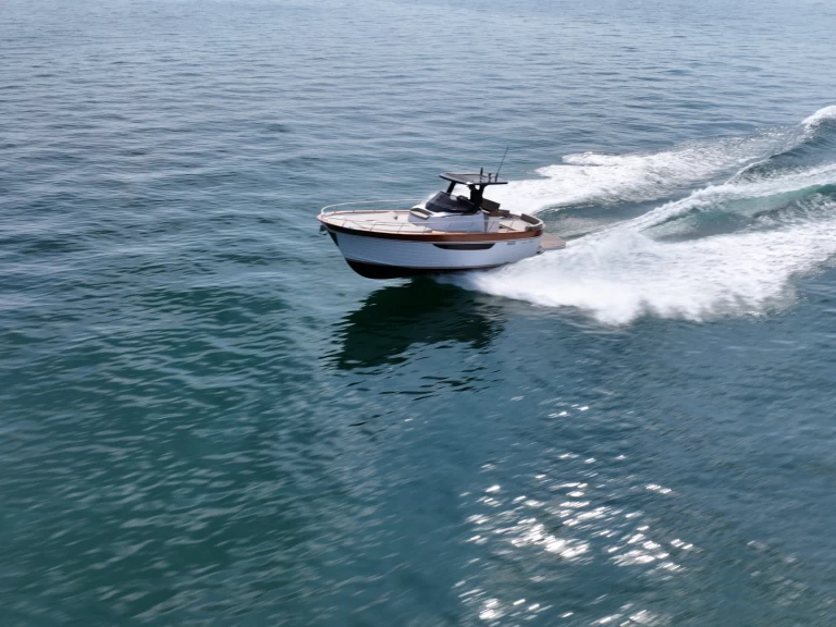 Ein Mimi 9.5 wa mieten in Peschiera del Garda