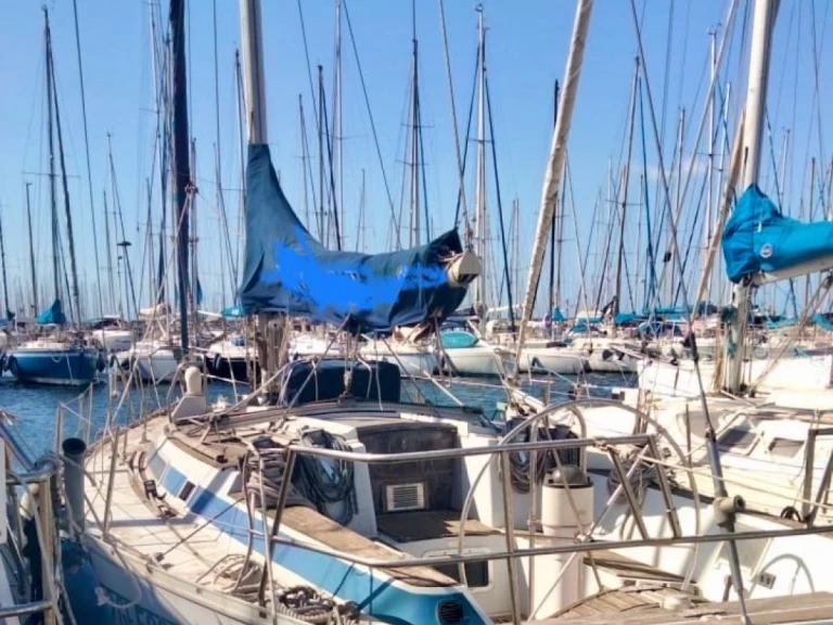 YachtCharter in Cagliari Port - Bénéteau Canot 390 auf SamBoat