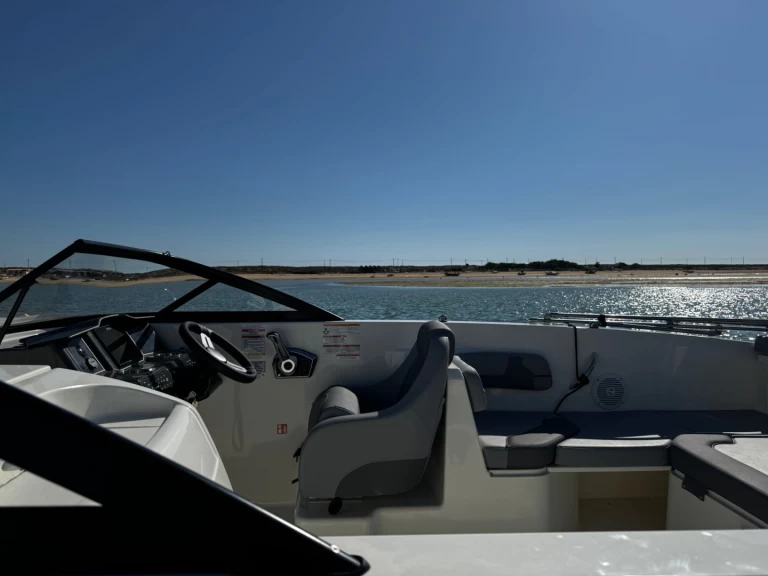 Bayliner VR6 OB mieten Faro