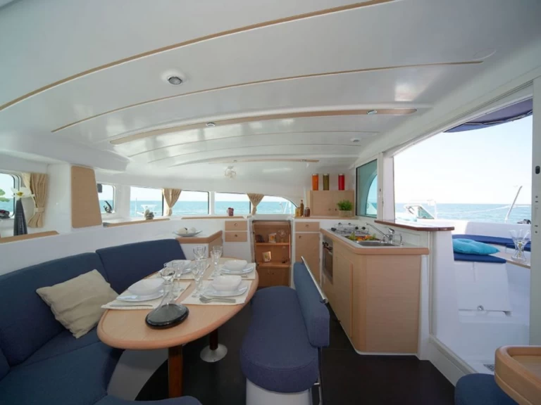 Ein Lagoon Lagoon 380 S2 mieten in Marsala