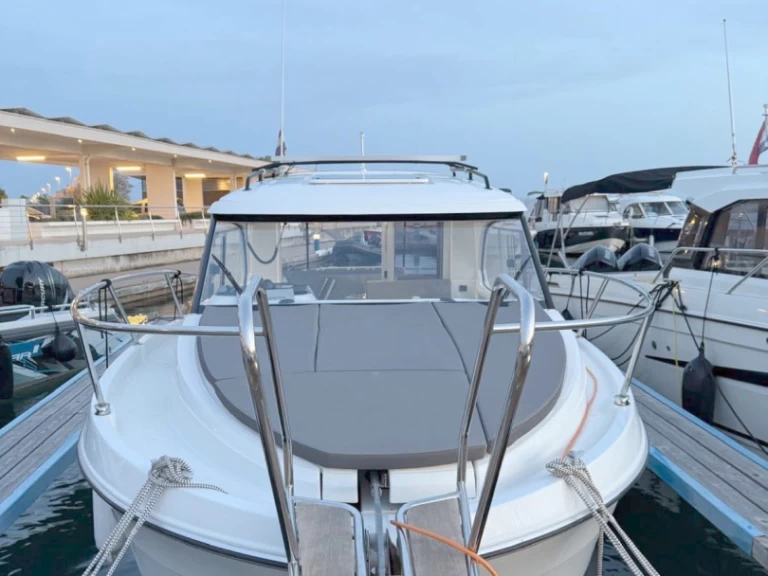 Motorboot mieten in Borik Marina - Bénéteau Antares 8 OB