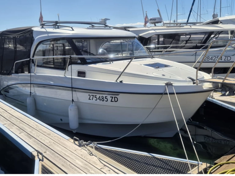 Motorboot mieten in Borik Marina - Bénéteau Antares 8 OB