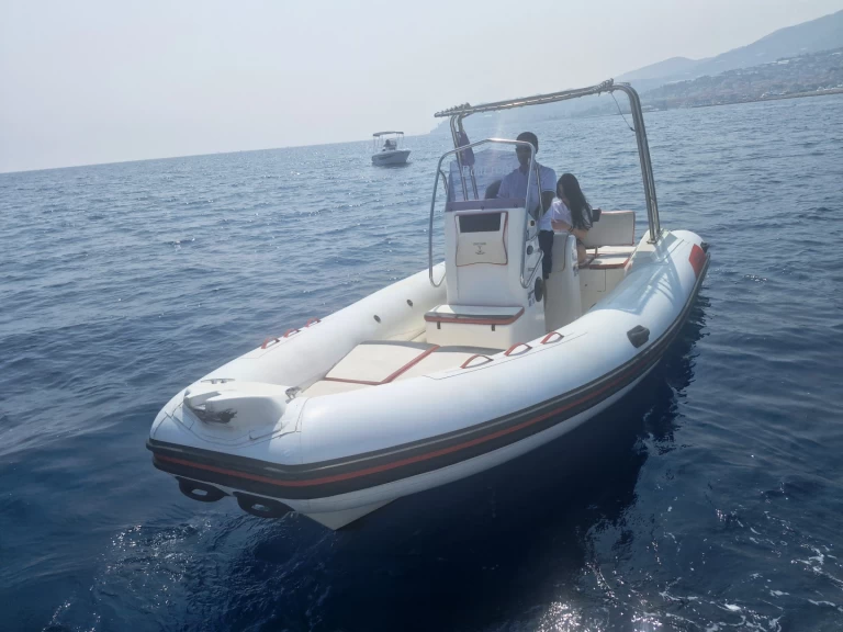 Schlauchboot mit oder ohne Skipper Arkos mieten in Sanremo