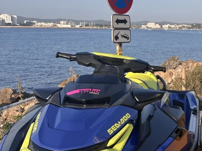 Ein Sea-Doo WAKE PRO 230 mieten in Ibiza Town