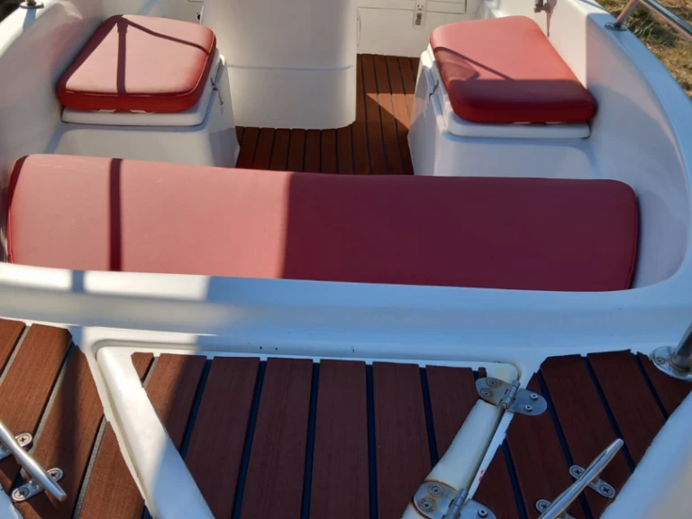 Motorboot mieten in Vourvourou zum besten Preis