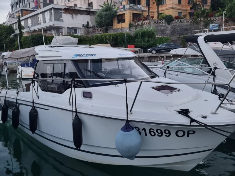Ein Jeanneau Merry Fisher 795 mieten in Opatija