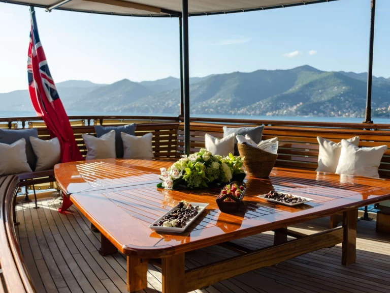 YachtCharter in Provence-Alpes-Côte d'Azur -  OVER THE RAINBOW OF LONDON auf SamBoat