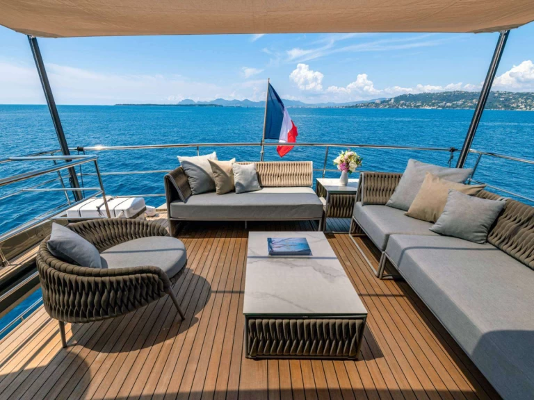 YachtCharter in Antibes - WALLY YACHTS KOKONUT'S WALLY auf SamBoat