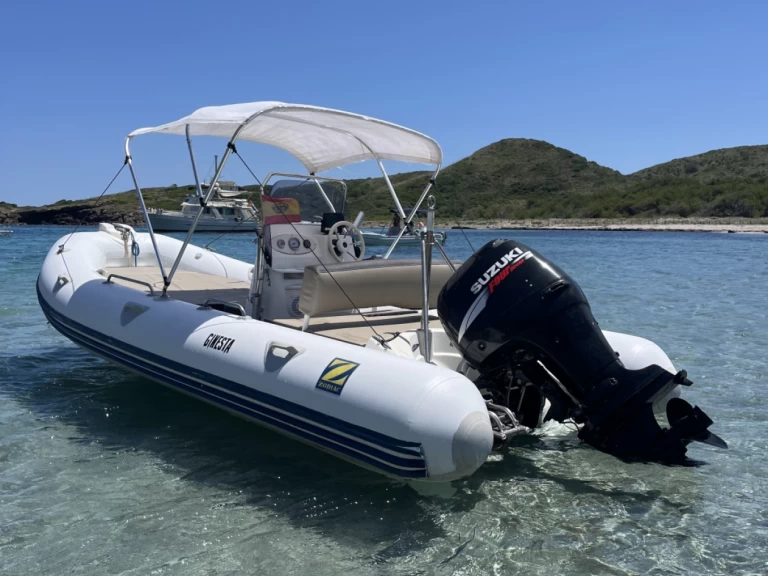 Ein Zodiac Medline II C mieten in Mahón