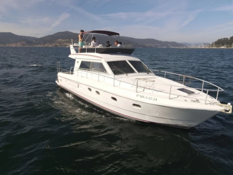 YachtCharter in Vigo - Ferretti Ferretti 39 auf SamBoat