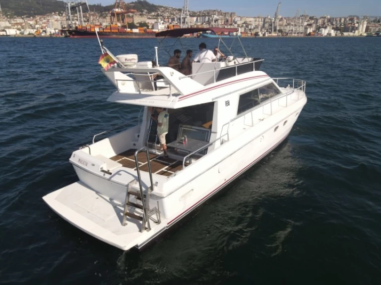 Ferretti Ferretti 39 mieten Vigo