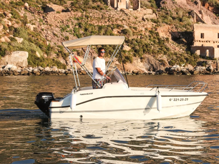 Vermietung Motorboot Quicksilver mit Führerschein