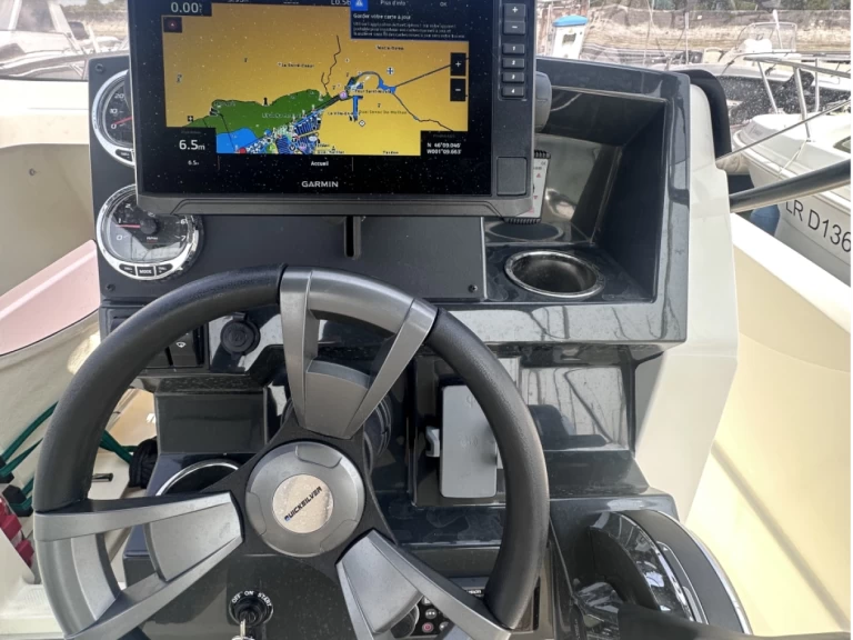 Quicksilver 705 Open mieten La Rochelle