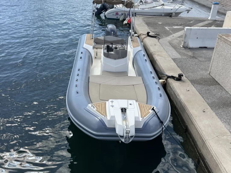 Schlauchboot mieten in Port de Hyères (St Pierre) - Capelli Capelli 700 Sun