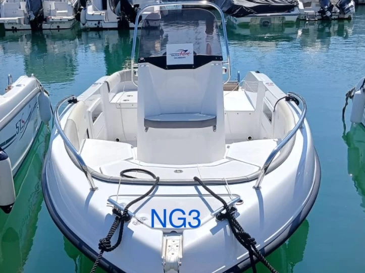 Motorboot mit oder ohne Skipper Trimarchi mieten in Porto Mirabello