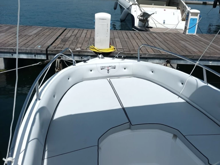 Vermietung Motorboot Trimarchi mit Führerschein