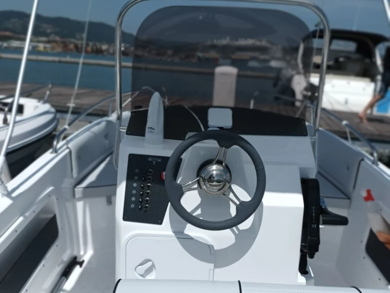 Motorboot mieten in Porto Mirabello zum besten Preis