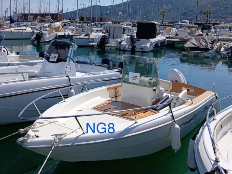 Motorboot mieten in Porto Mirabello zum besten Preis
