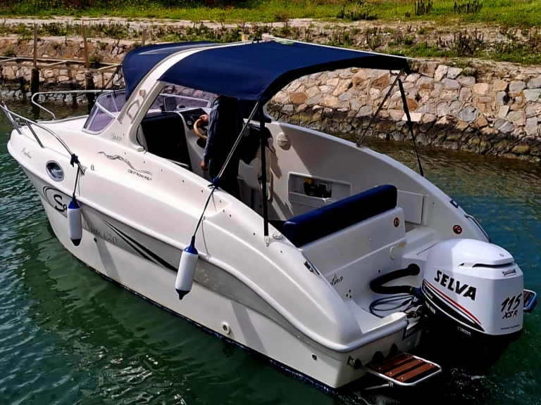 Ein Orizzonti Syros 190 mieten in La Spezia