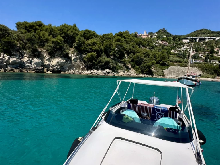 Motorboot mit oder ohne Skipper Tullio-Abbate mieten in Menton