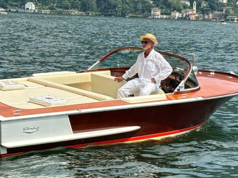 Motorboot mit oder ohne Skipper Colombo mieten in Como (City)