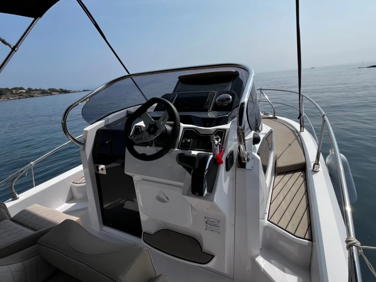 Motorboot mit oder ohne Skipper Ranieri mieten in Saint-Raphaël