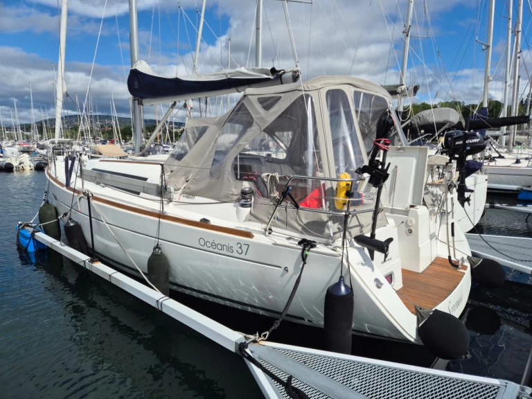 Bénéteau Oceanis 37 mieten Hjellestad