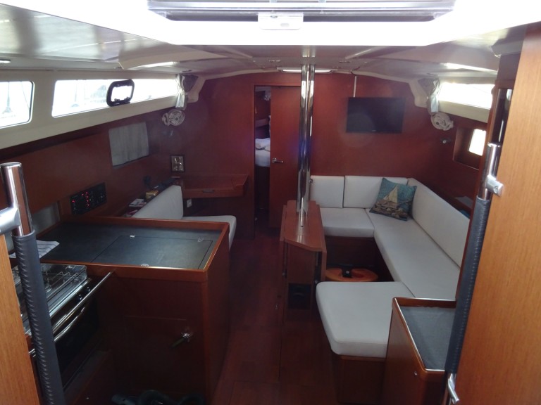 Ein Bénéteau Oceanis 41.1 mieten in Lefkáda