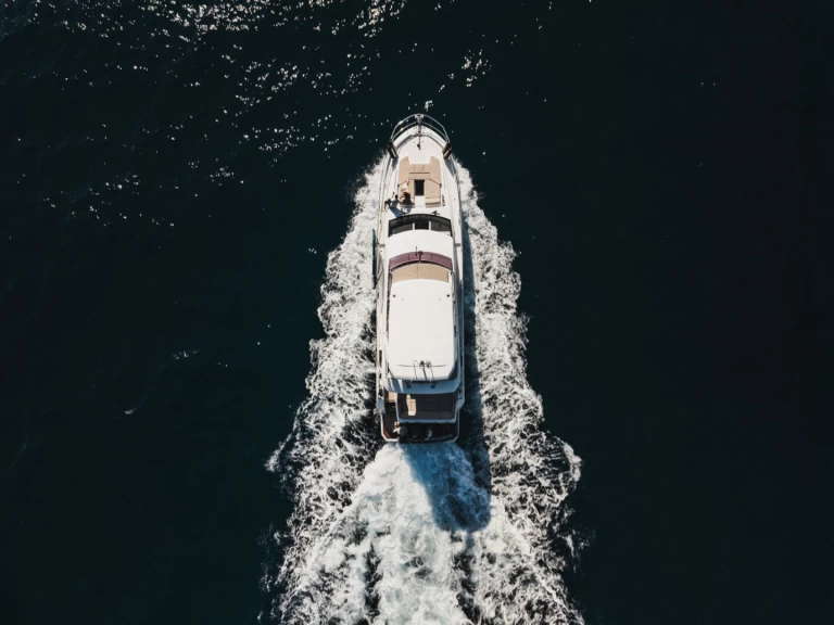 Yacht mit oder ohne Skipper Jeanneau mieten in Podstrana