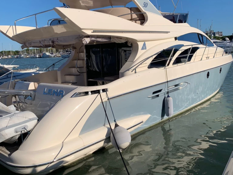 Vermietung Motorboot Azimut mit Führerschein