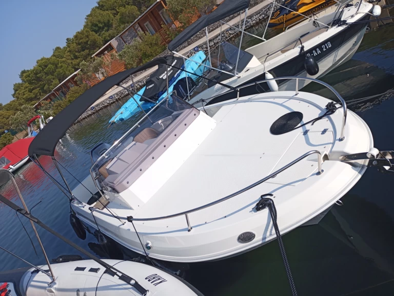 Ein Atlantic Sun Cruiser 630 mieten in Šibenik